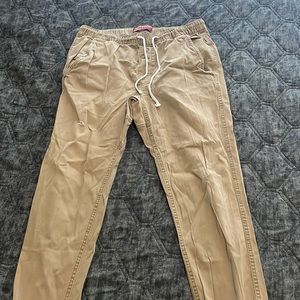 Men’s khaki joggers